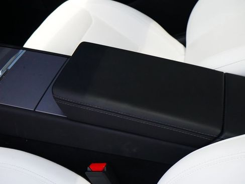 Used 2026 Tesla Model Y AWD image 24