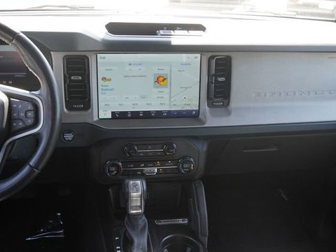 Used 2024 Ford Bronco Outer Banks AWD/4WD image 15