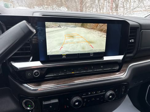 Used 2025 Chevrolet Silverado 1500 LT image 29