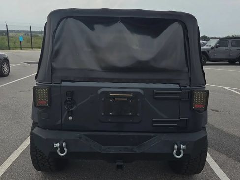 Used 2017 Jeep Wrangler Sport w/ Quick Order Package 23S AWD/4WD image 4