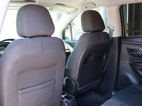 Used 2020 Chevrolet Trax LS w/ Tint and Cruise Package FWD image 31
