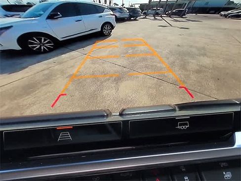 Used 2024 GMC Sierra 1500 Elevation image 30