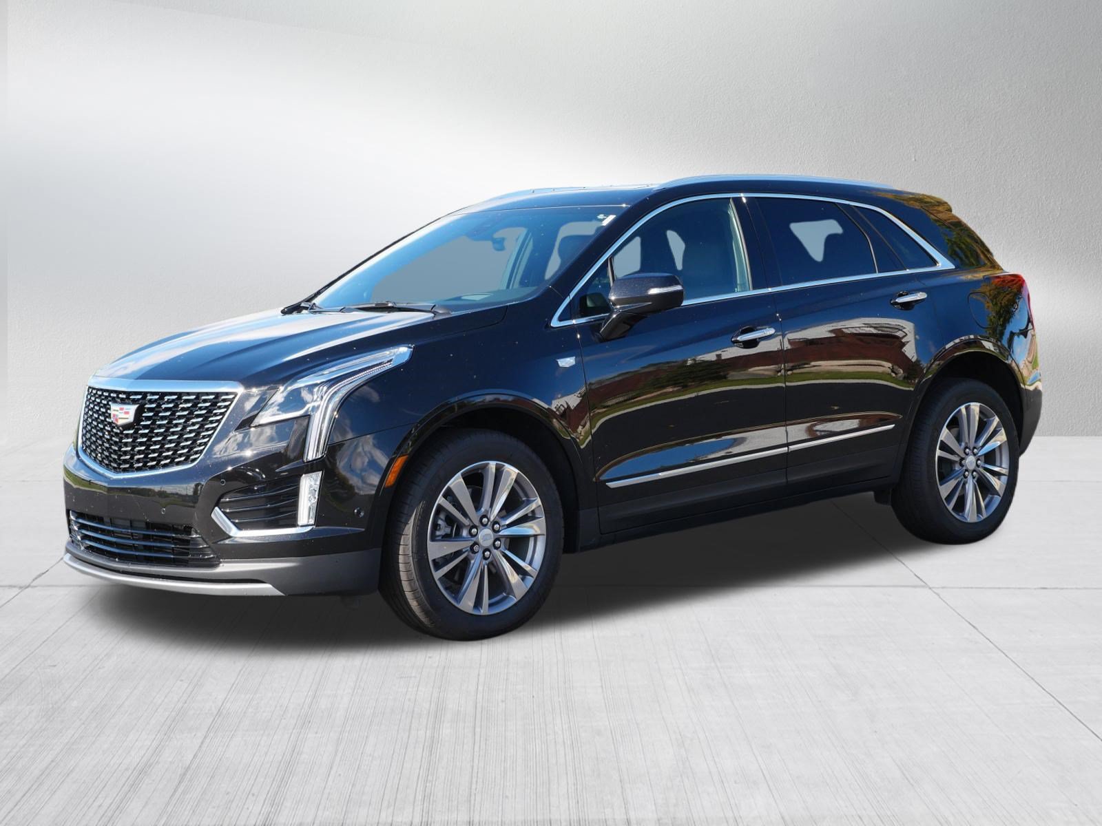 Used 2026 Cadillac XT5 Premium Luxury w/ LPO, Floor Liner Package AWD/4WD image 3