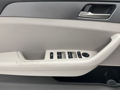 Used 2019 Hyundai Sonata SE FWD image 13