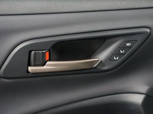 Used 2024 Toyota Crown Platinum image 34