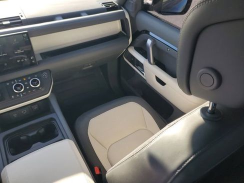 Used 2023 Land Rover Defender 90 X-Dynamic SE AWD/4WD image 13