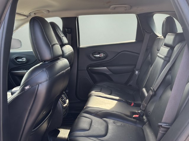 Used 2019 Jeep Cherokee Limited FWD image 14