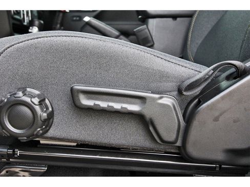 Used 2025 Jeep Wrangler Sport image 29