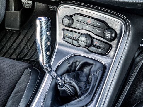 Used 2015 Dodge Challenger SRT w/ Technology Group image 37