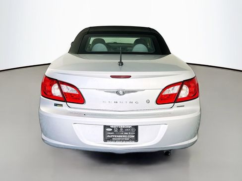 Used 2008 Chrysler Sebring Touring FWD image 6