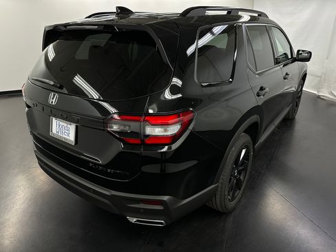 New 2025 Honda Pilot Black Edition image 9