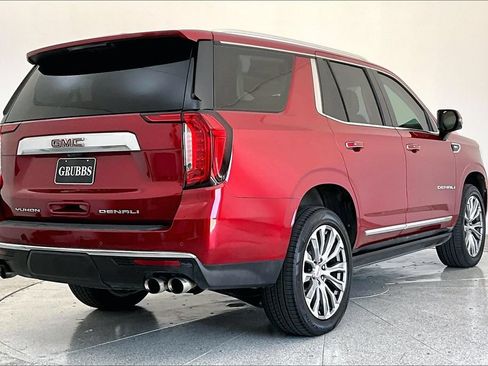 Used 2021 GMC Yukon Denali w/ Denali Premium Package AWD/4WD image 2