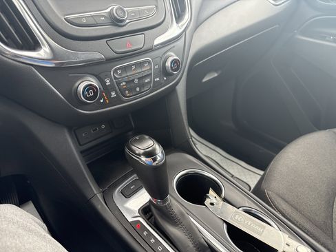 Used 2019 Chevrolet Equinox LT AWD/4WD image 12