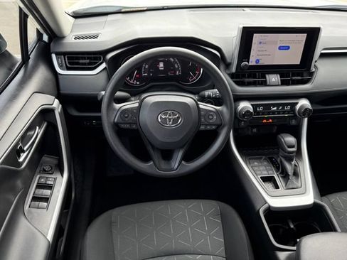Used 2023 Toyota RAV4 XLE AWD/4WD image 25