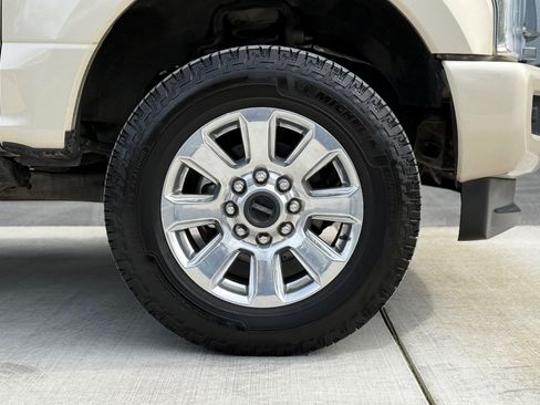 Used 2018 Ford F250 Platinum w/ Platinum Ultimate Package AWD/4WD image 14