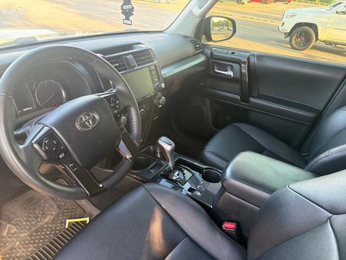 Used 2022 Toyota 4Runner TRD Off-Road Premium w/ TRD Black Wheel Package (TMS) AWD/4WD image 4