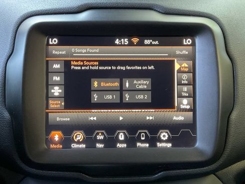 Used 2023 Jeep Renegade Trailhawk AWD/4WD image 19