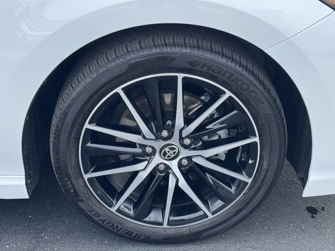 Used 2023 Toyota Camry SE image 12