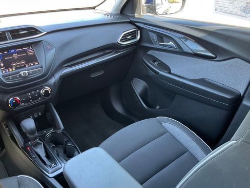 Used 2023 Chevrolet TrailBlazer LT image 34