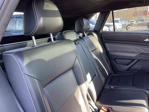 Used 2023 Volkswagen Atlas Cross Sport SEL R-Line image 12