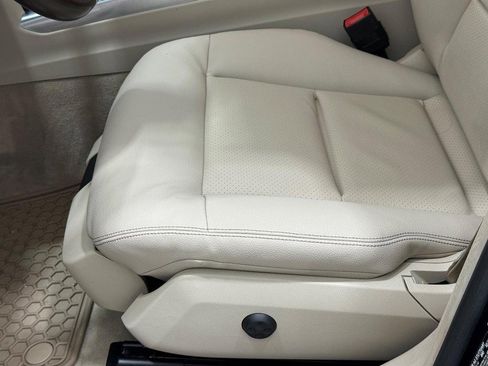 Used 2015 Mercedes-Benz E 350 4MATIC Sedan image 21