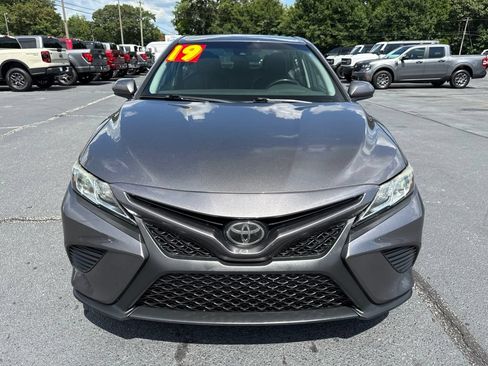 Used 2019 Toyota Camry SE FWD image 28