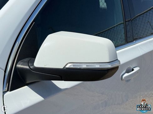Used 2023 Chevrolet Traverse LT w/ LPO, Cargo Package FWD image 10