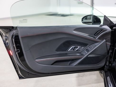 Used 2021 Audi R8 V10 w/ Premium Package image 27