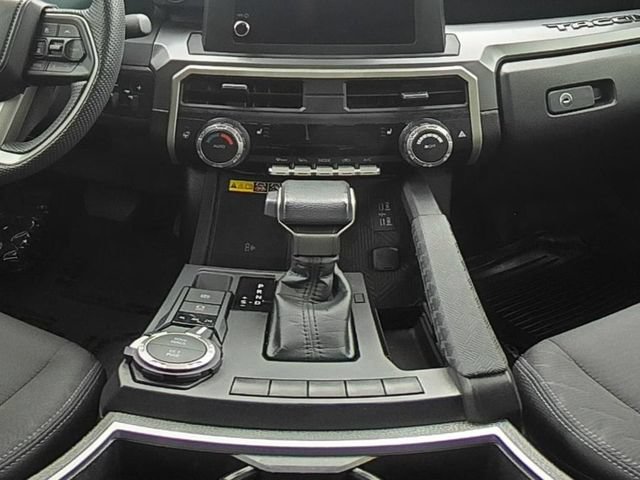 Used 2024 Toyota Tacoma SR5 AWD/4WD image 26