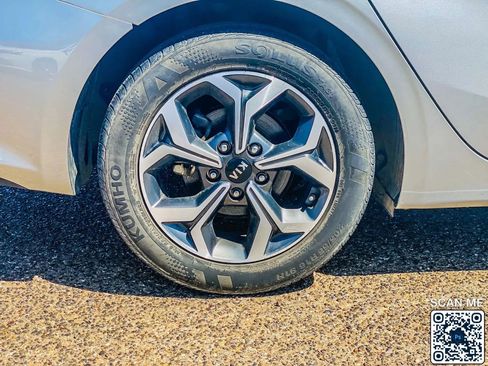 Used 2021 Kia Forte LXS image 9