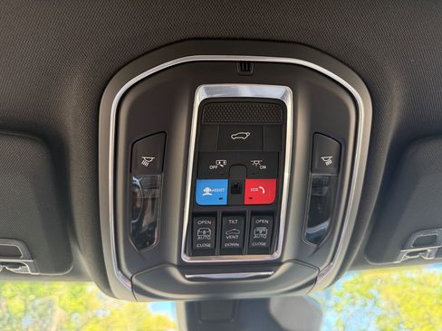 New 2026 Jeep Grand Cherokee Limited RWD image 25