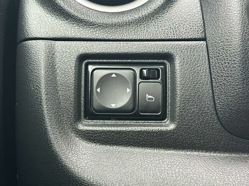 Used 2019 Nissan Versa SV FWD image 28
