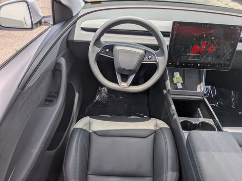 Used 2026 Tesla Model Y AWD image 18