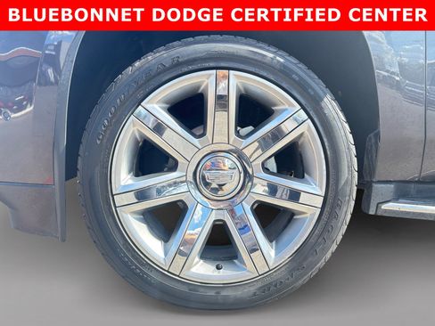 Used 2018 Cadillac Escalade Luxury RWD image 9