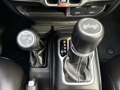 Used 2023 Jeep Wrangler Unlimited Sahara w/ Cold Weather Group AWD/4WD image 33