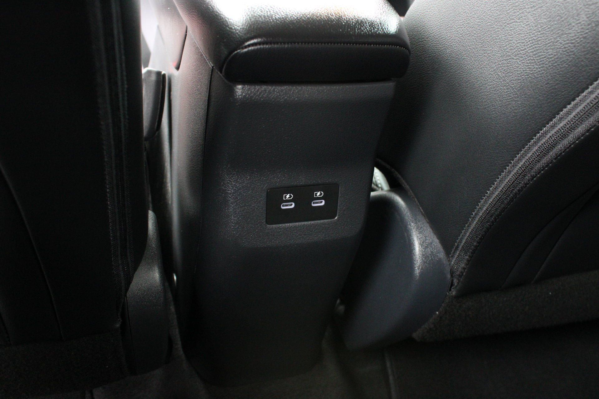 Used 2025 Nissan Kicks SR FWD image 18