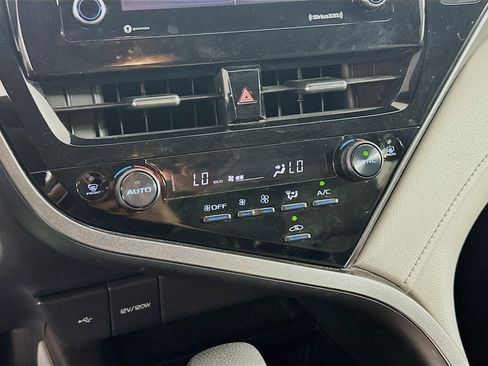Used 2022 Toyota Camry LE image 23