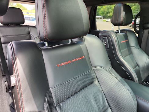 Used 2019 Jeep Grand Cherokee Trailhawk w/ Trailhawk Luxury Group image 54