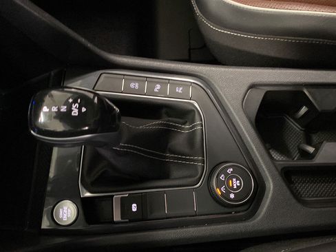 Used 2022 Volkswagen Tiguan SEL R-Line AWD/4WD image 19