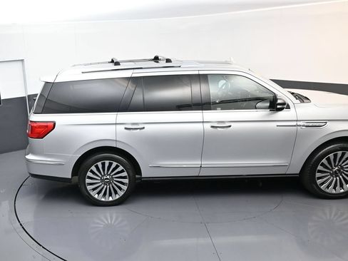 Used 2019 Lincoln Navigator Reserve AWD/4WD image 19