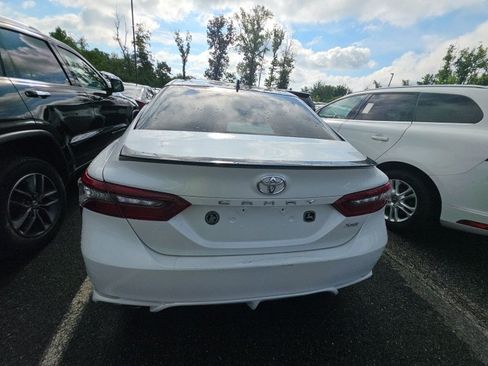 Used 2021 Toyota Camry XSE FWD image 5