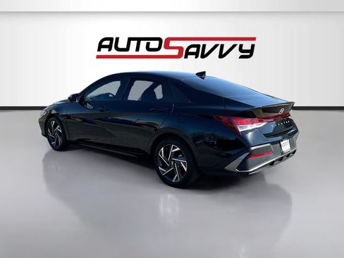 Used 2025 Hyundai Elantra Sport FWD image 5