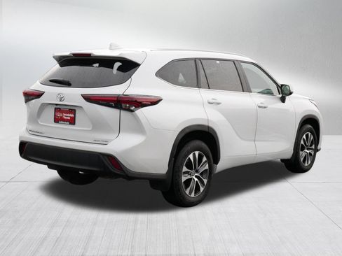 Certified 2026 Toyota Highlander XLE AWD/4WD image 7