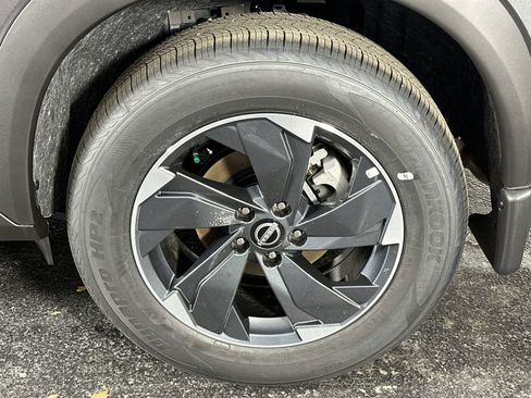 New 2026 Nissan Rogue SV AWD/4WD image 10
