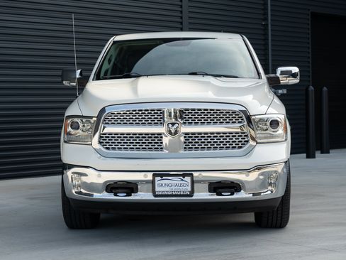 Used 2016 RAM 1500 Laramie w/ Convenience Group AWD/4WD image 2