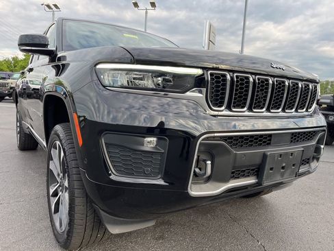 Used 2022 Jeep Grand Cherokee Overland w/ Luxury Tech Group IV AWD/4WD image 60