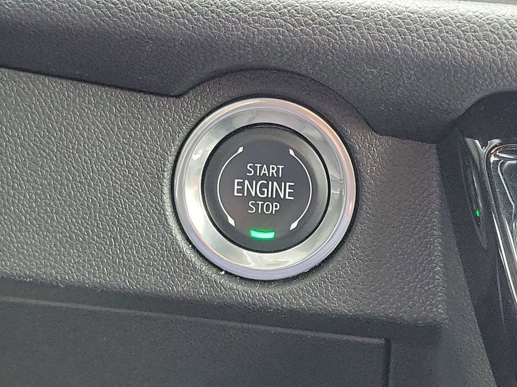 Certified 2024 Chevrolet Traverse LT AWD/4WD image 35