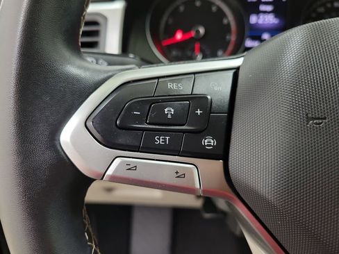 Used 2021 Volkswagen Atlas SE image 25