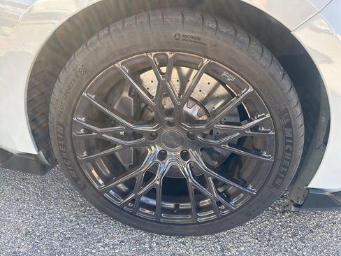 Used 2016 Ford Mustang Shelby GT350 w/ Technology Package image 10