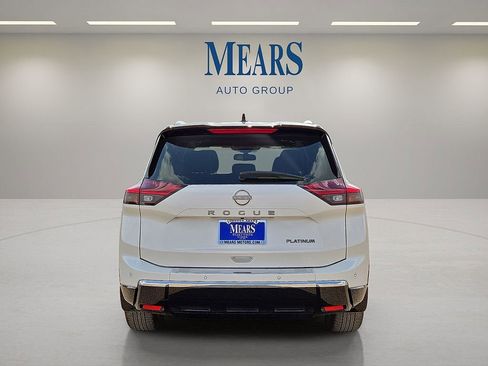 Used 2024 Nissan Rogue Platinum w/ Platinum Premium Package image 4
